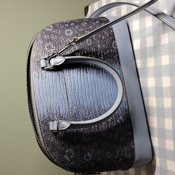 Coach crossbody - Picture 3 of 4